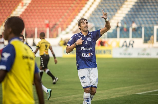 Leandro Kivel fez o primeiro gol do Confiança na vitória por 3 a 0 contra o Dorense (Foto: Fillipe Araujo)