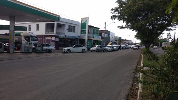 Foto: André Múmia Postos são reabastecidos na manhã de hoje