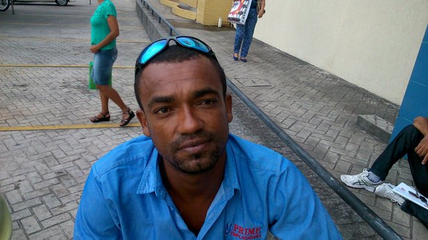 José Adroaldo é o segundo da fila para atendimento no CEAC