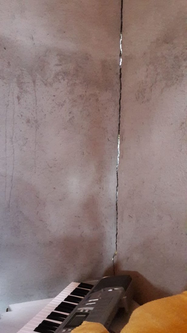 Foto: Telespectador da TV Atalaia envia foto da rachadura que teria sido causada pelo tremor