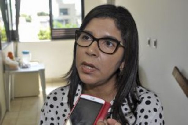 Coordenadora do Núcleo das Doenças Transmissíveis, da SES, Mércia Feitosa (Foto: SES)