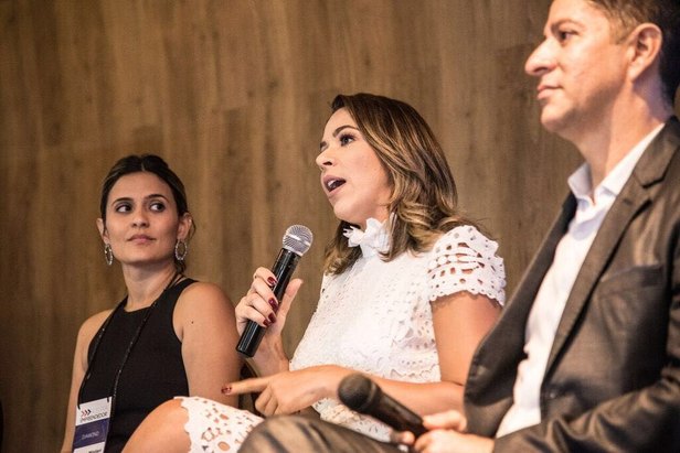 Foto: Assessoria Gilmara Gonçalves falou sobre o livro “Corpos Musculosos, Almas Obesas”