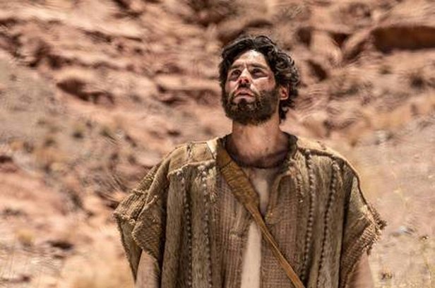 Dudu Azevedo dá vida ao personagem Jesus