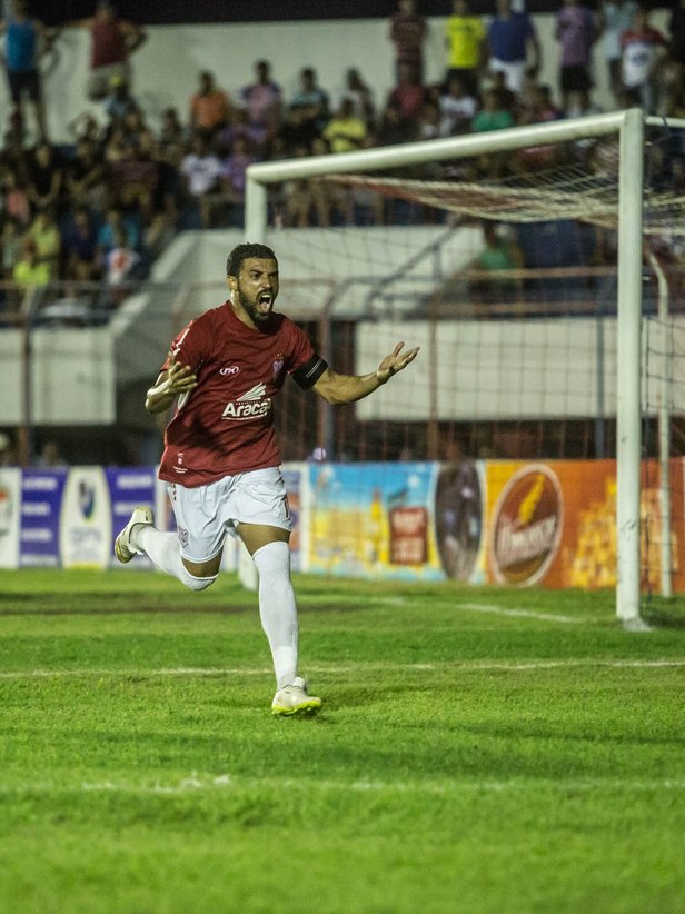 Paulista converteu o penalti e deixou tudo igual na serra (Foto: Filippe Araujo)