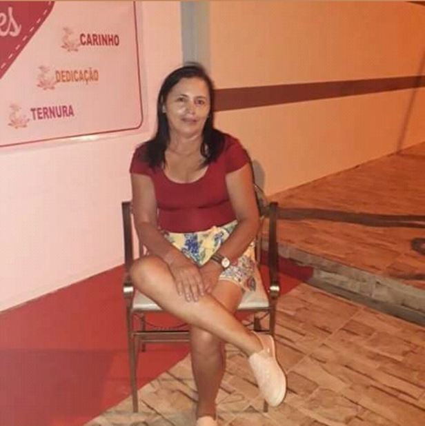Mulher foi assassinada com vários golpes de faca (Foto: Redes Sociais)