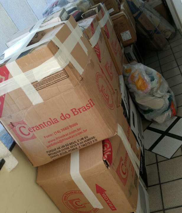 mais de mil caixas de sapato