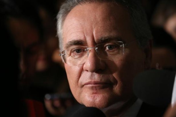Renan Calheiros fala à imprensa