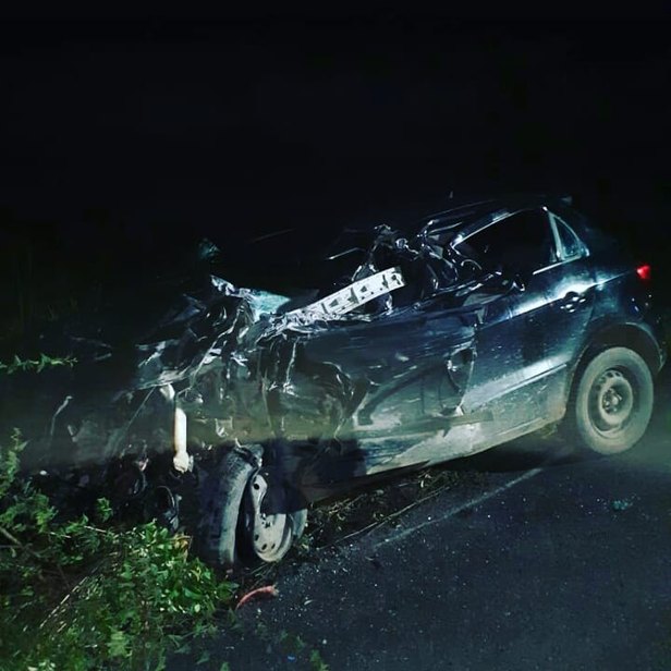 Acidente em Neópolis deixa motorista preso as ferragens Foto: Redes Sociais