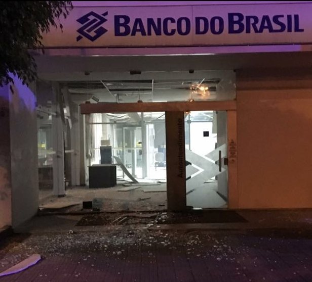Os danos foram materiais e não levaram dinheiro algum