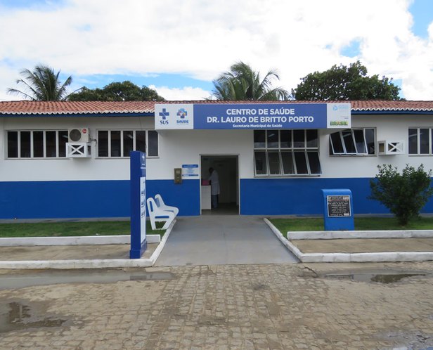 Centro de Saúde com Farmácia Básica em Dores