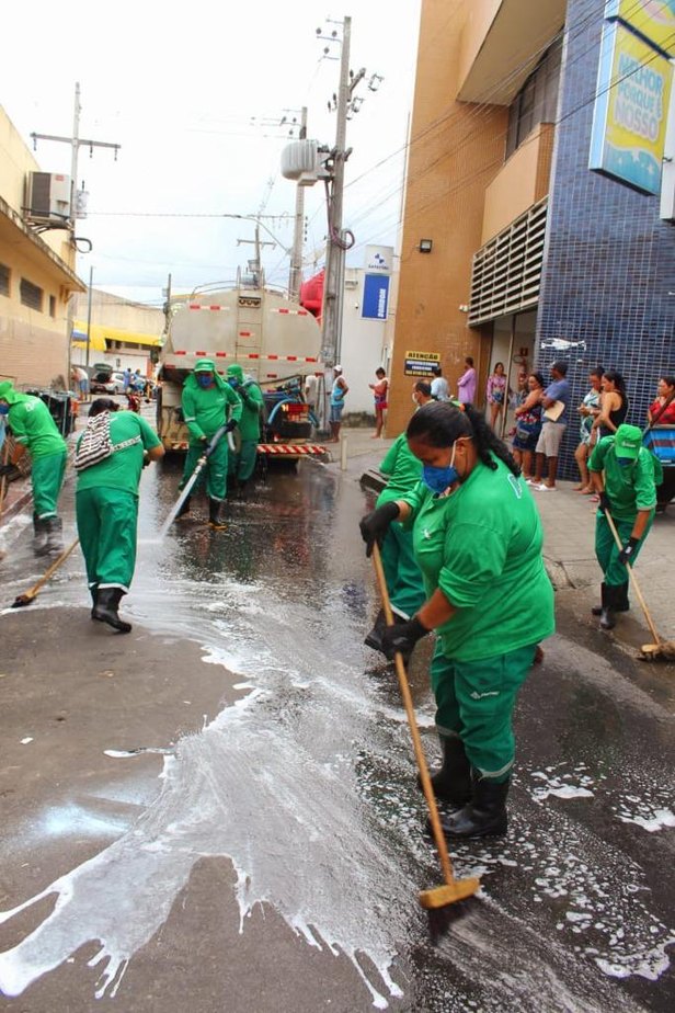 Limpeza das feiras e espaços públicos estão sendo feitos Foto Prefeitura de Estância