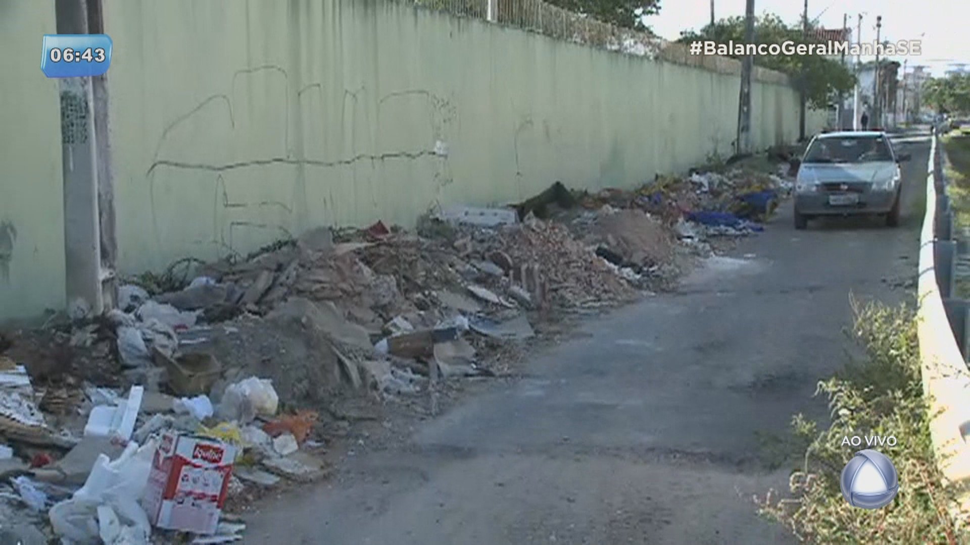 Acumulo de lixo e entulhos na Av. Alan Kardec, no bairro Getúlio Vargas, incomoda moradores